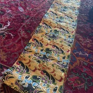 ❤️ stunning Asian motif, art deco, brocade table runner, decorations, holiday❤️